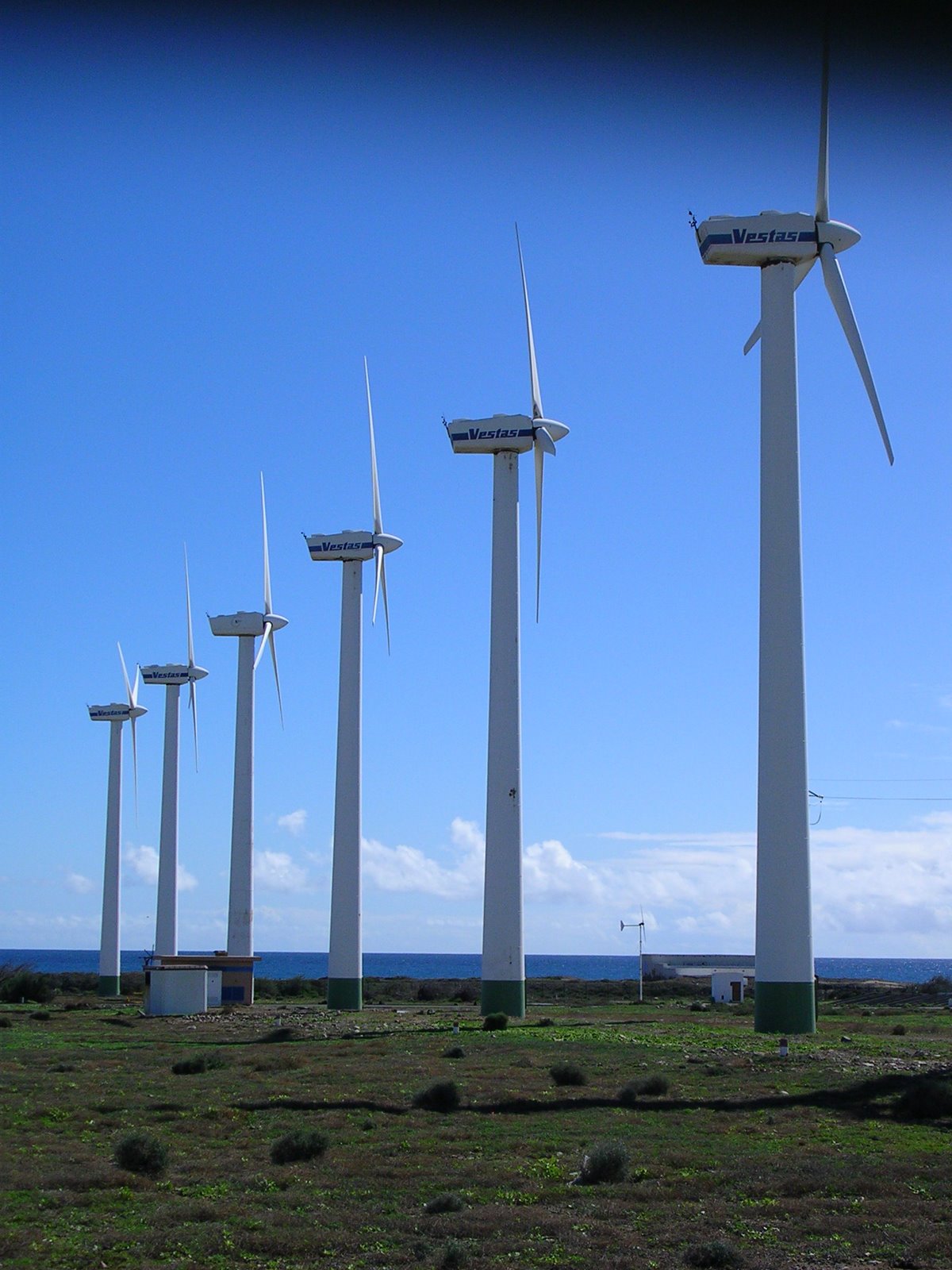[molinos+viento+pozo.JPG]