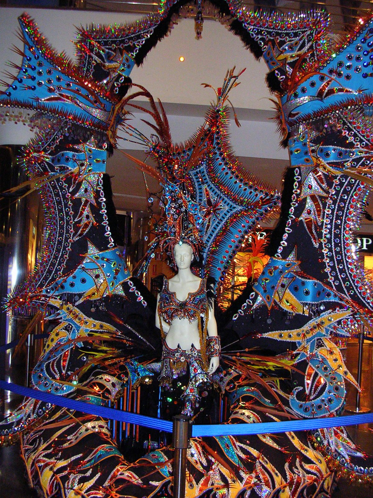 [carnaval+08+(2).JPG]