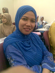 berselendang biru