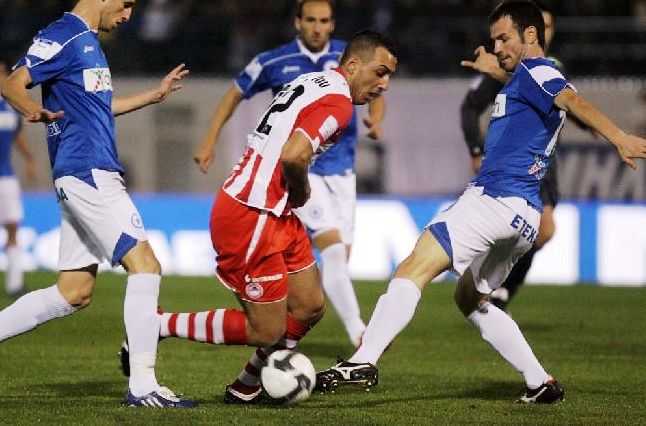 [Super+League+2009-10_A.P.S.+Atromitos+Athens-Olympiacos+1-2+(31.10.2009).jpg]