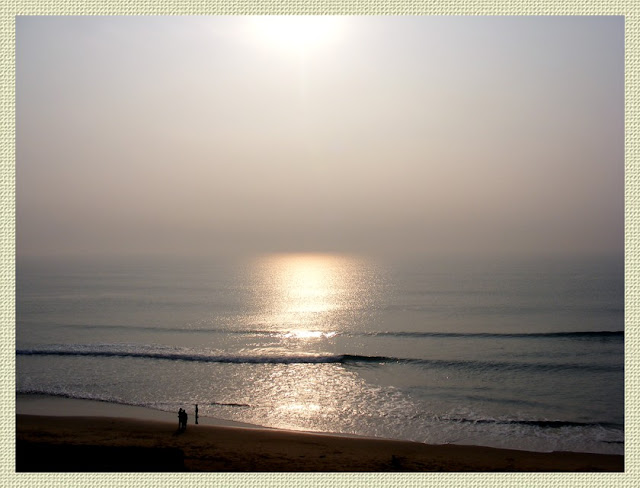 The early morning sun reflecting off the sea.  The beach was reasonably empty for most of the time - a rarity compared to the other clogged beaches in India