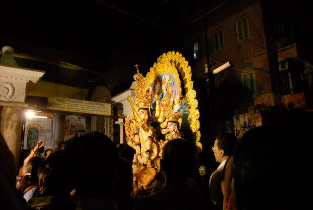 Bishorjon, Calcutta - Durga Puja 2009, Nikon D200