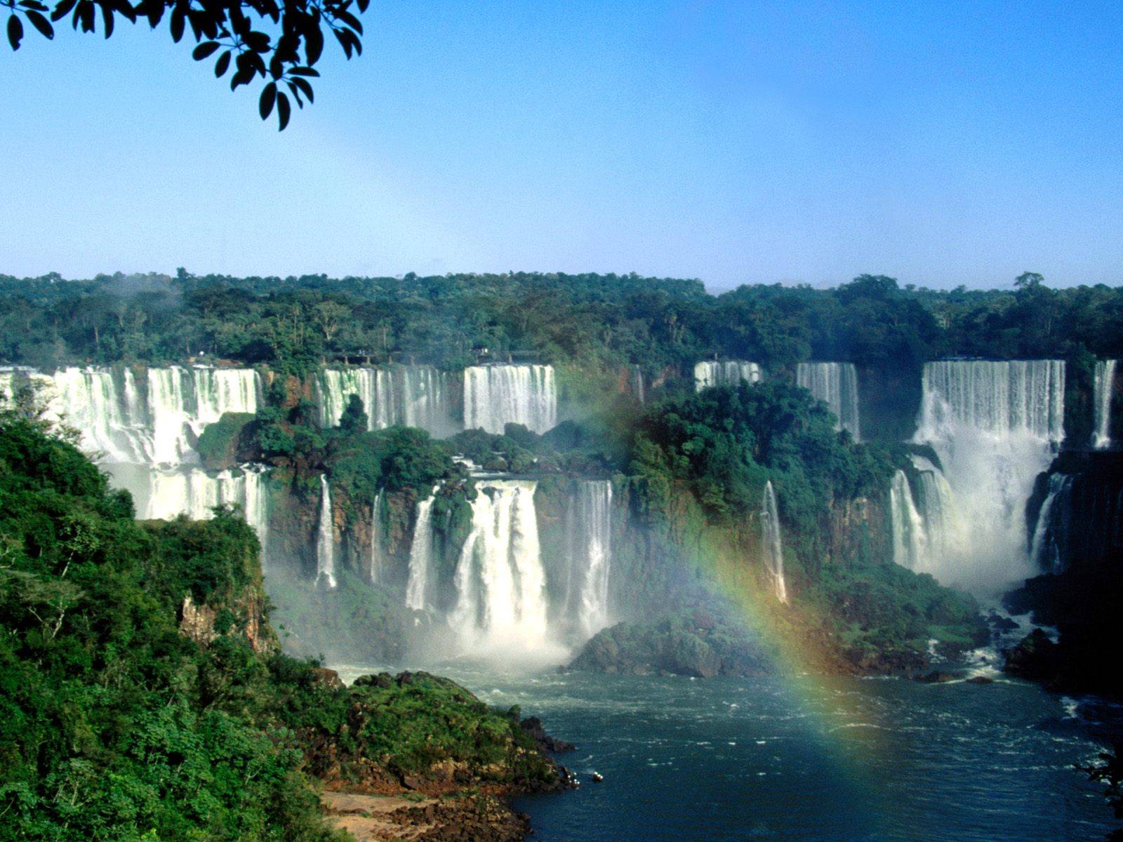 http://2.bp.blogspot.com/_0q212rj5uIE/S-cD9KYksPI/AAAAAAAAAlU/uXEr6dHNvBY/s1600/iguazu-falls-brazil1.jpg