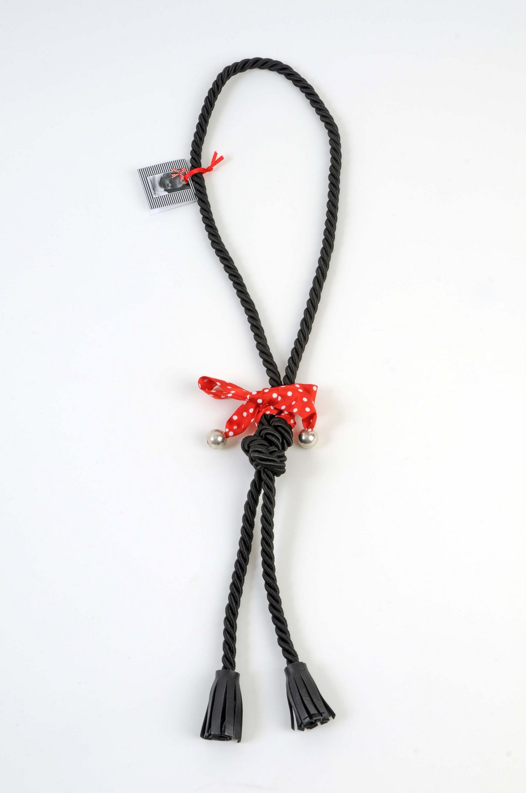 [COLLAR+BORLAS+PIEL.jpg]