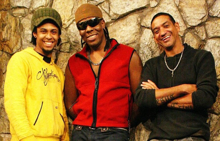 Aumenta o Som Novo álbum do Cidade Negra chega às lojas