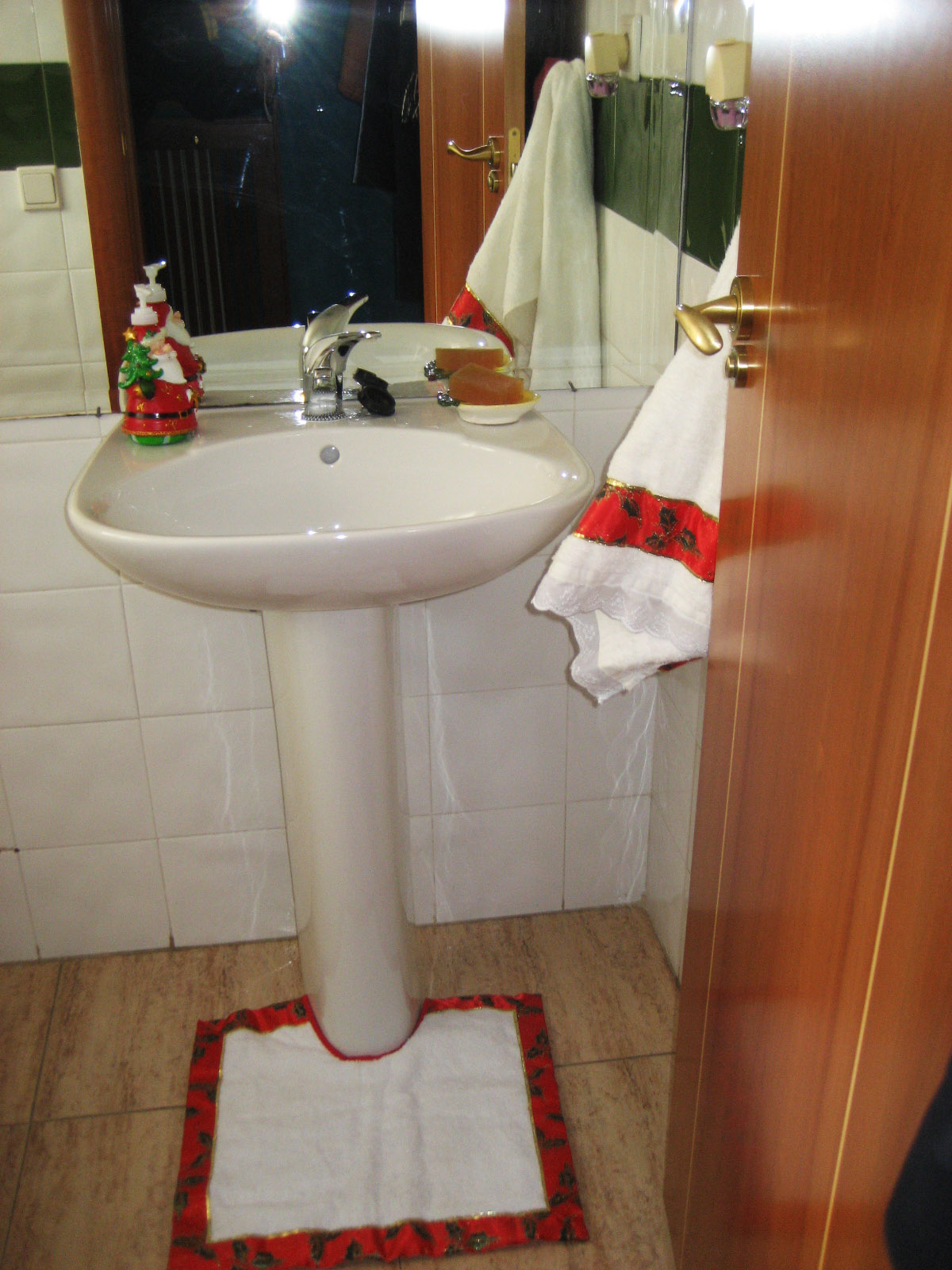 El Árbol Mágico de Beluna: Elegancia navideña...!hasta en el cuarto de