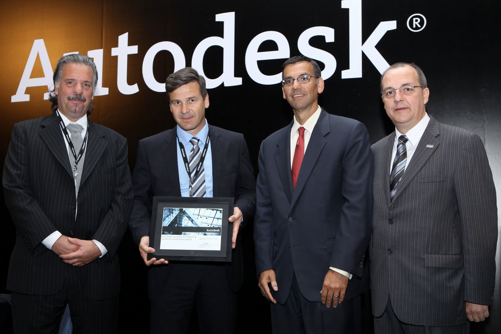 Shemales fuck women in ass