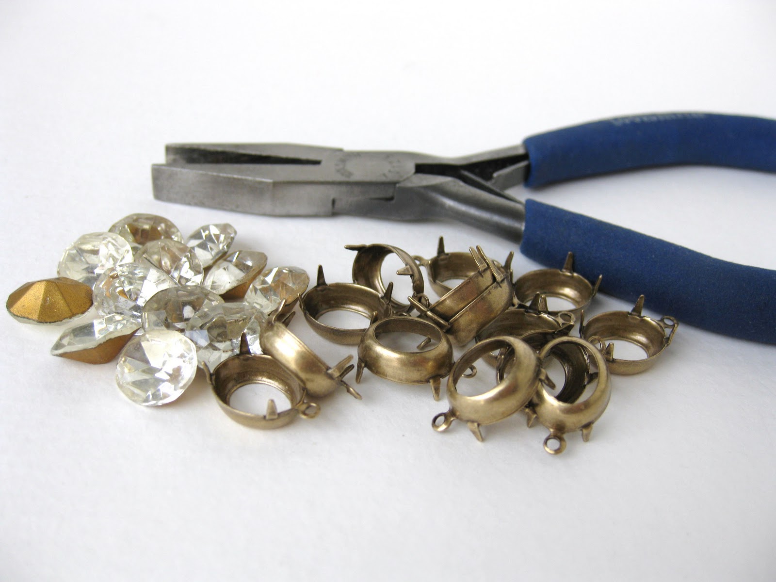 Bumbershoot Designs and Supplies Tutorial How to Set Vintage Rhinestones in Pronged Settings