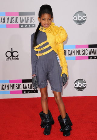 d__fil___de_people_aux_american_music_awards_291317521_north_320x.jpg