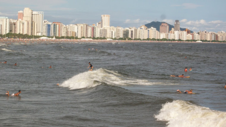 SUSRFISTAS NO MAR..