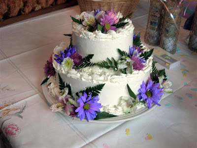 vanilla and raspberry cake