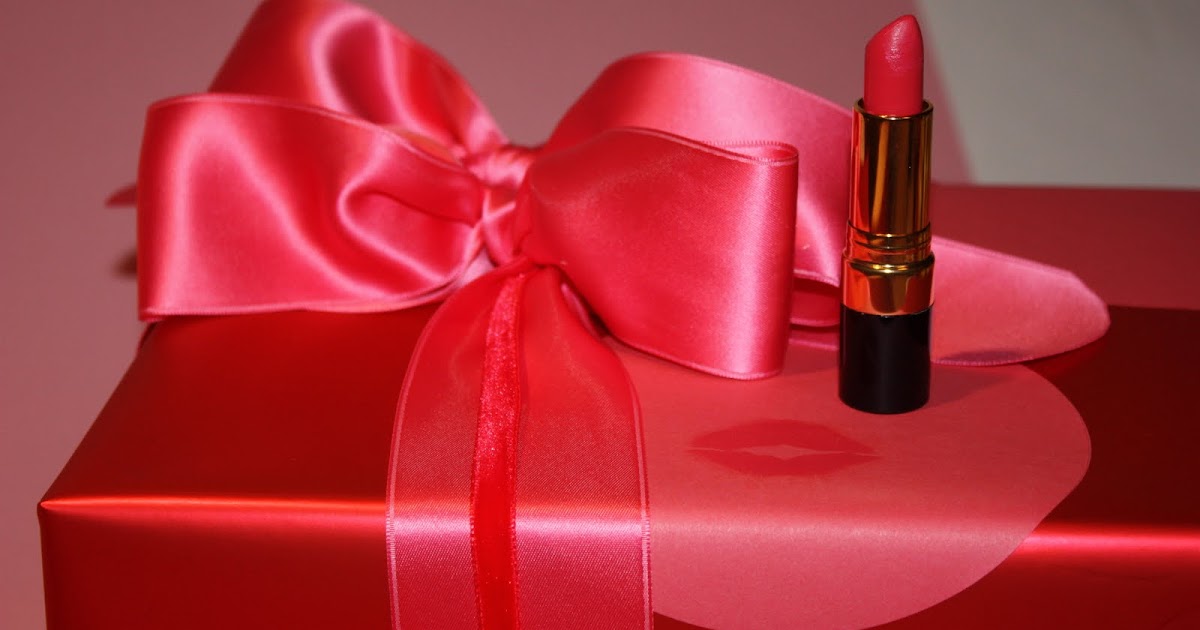 A Gift Wrapped Life Gifting Tips, Advice and Inspiration Kiss.....Kiss Lipstick Gift Wrap