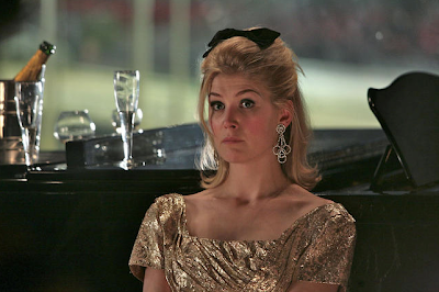 I finally watch An Education and want Rosamund Pik... Picture+24