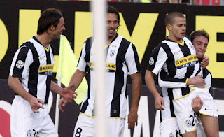 Los jugadores de la Juve celebrando el gol