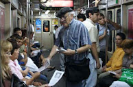 Soltando sus gaviotas en el metro de Buenos Aires.