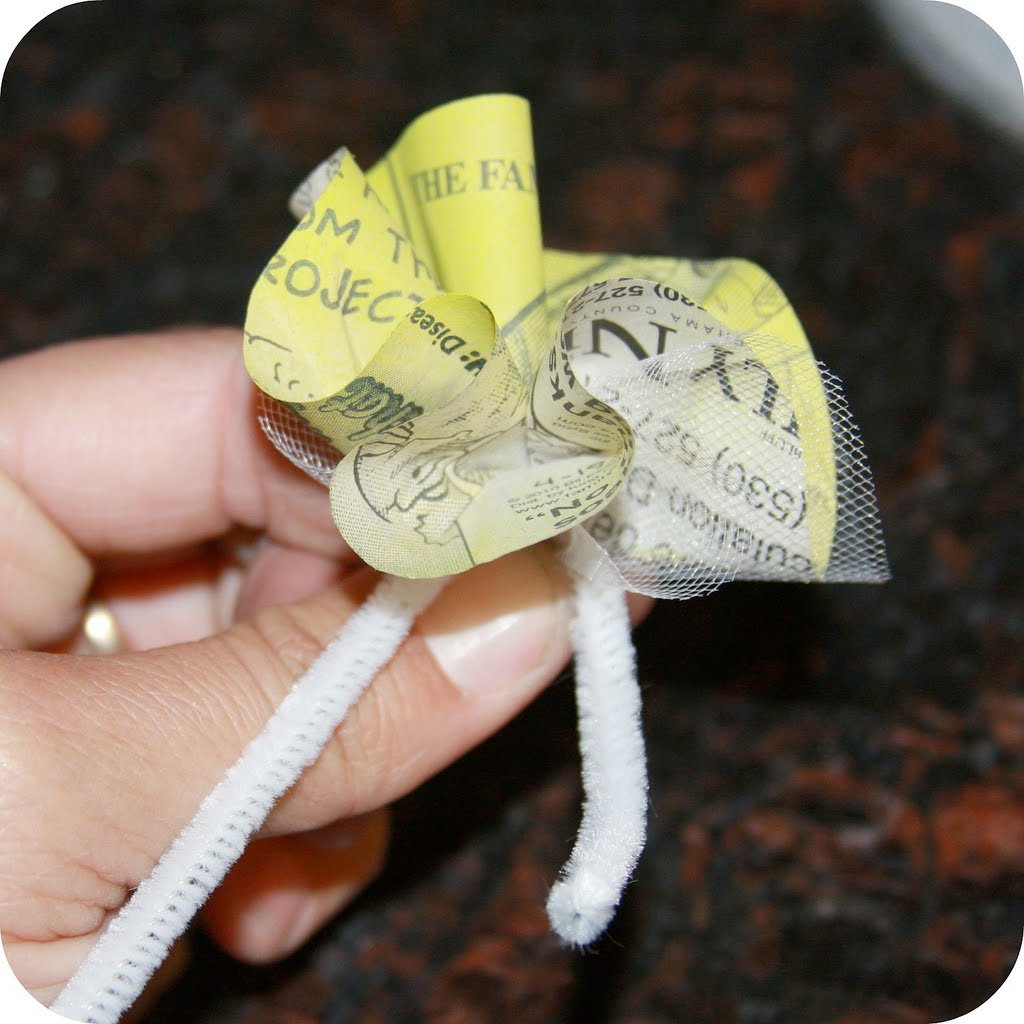 Trendy TreeHouse Newspaper Flowers Tutorial