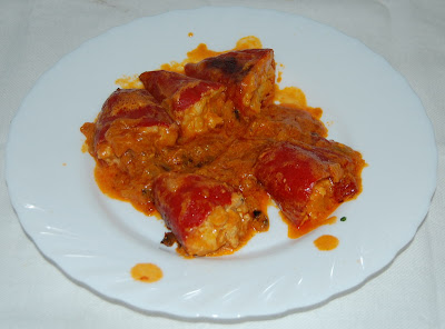 Pimientos del piquillo rellenos de merluza y gambas