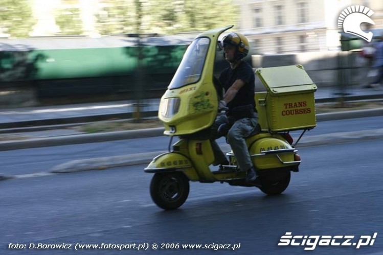 Paris%2BDelivery%2BScooter.jpg