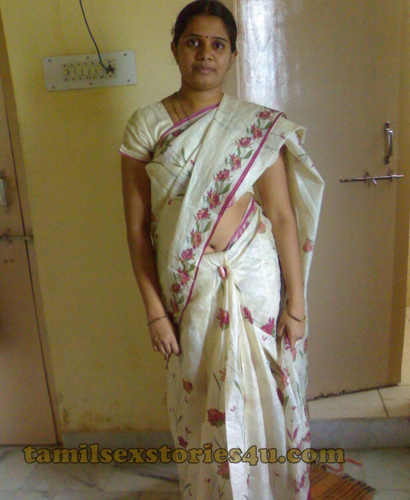 Real Life Indian Aunty Saree