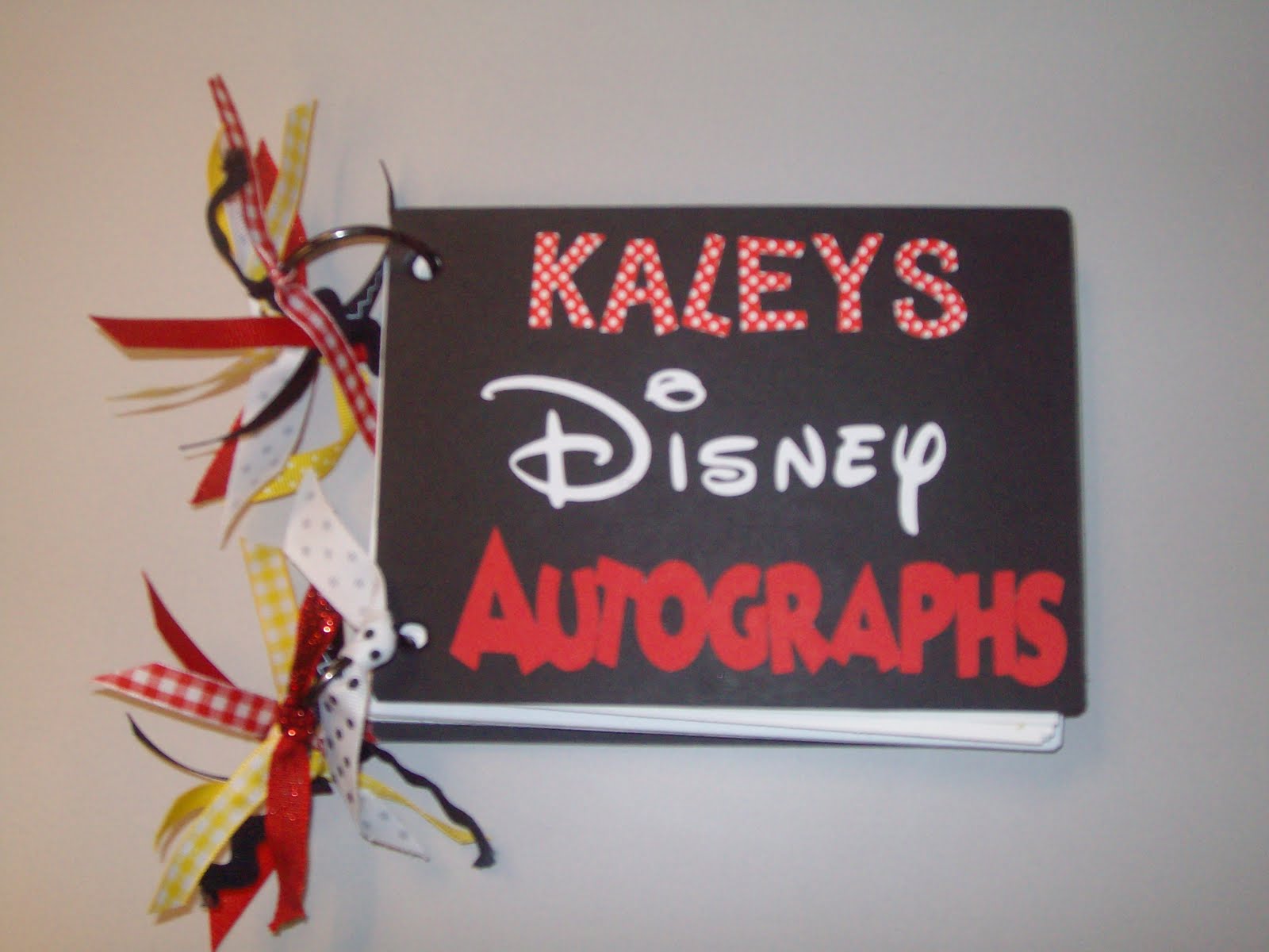 Lisa Scraps Too Disney Autograph Book
