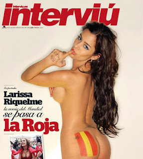 Larissa Riquelme desnuda