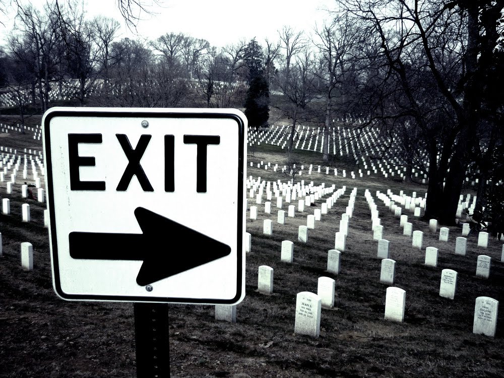 [Unfortunate-Sign-Placement-a17873039.jpg]