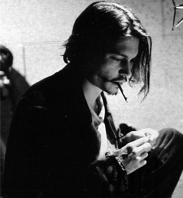 Pek Güzel Şeyler Johnny Depp�in Sigarası