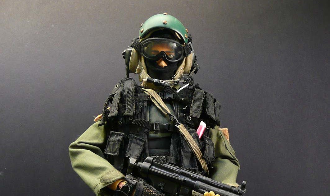 toyhaven US Navy SEAL VBSS Commander by Hot Toys