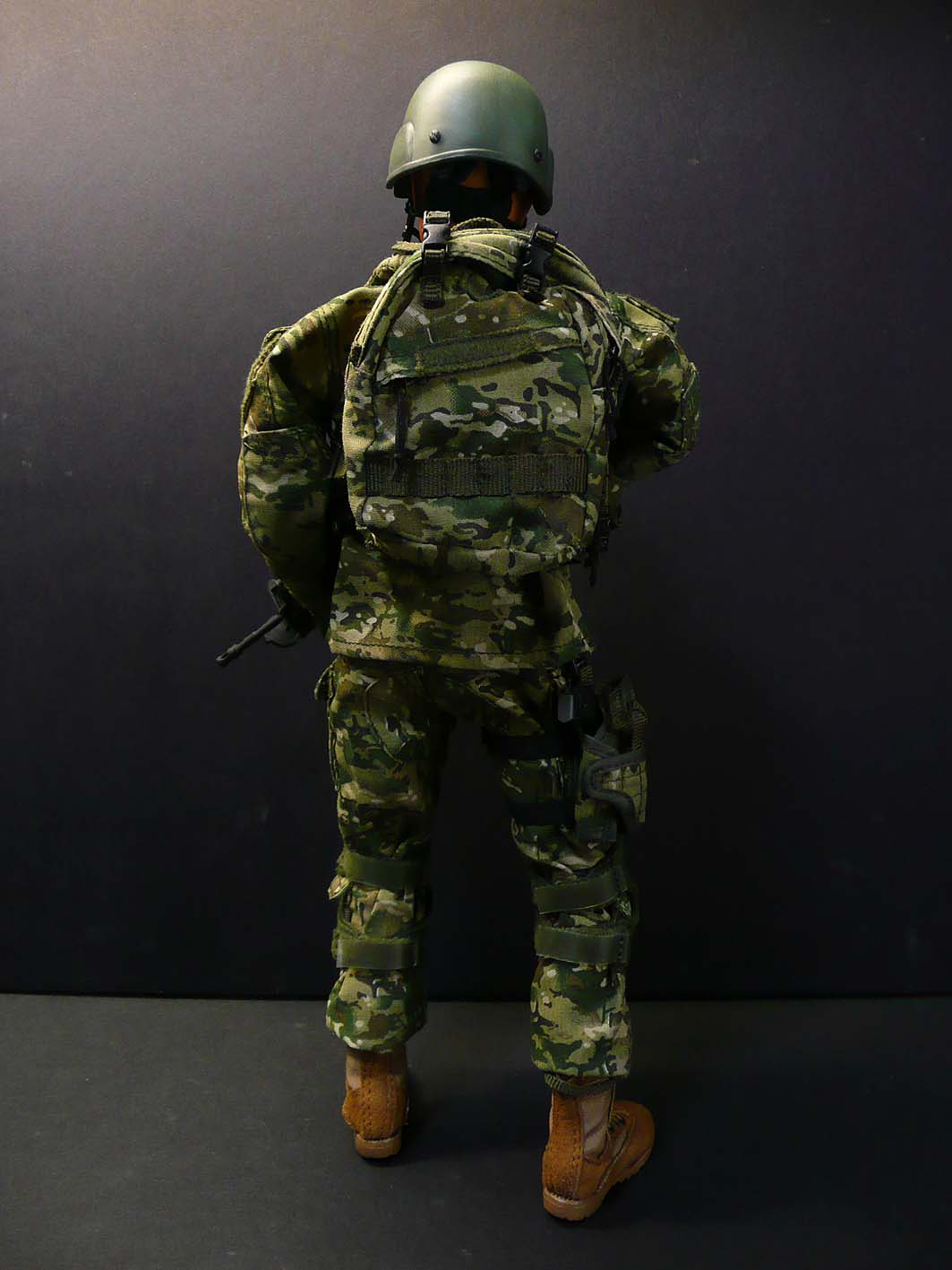 [multicam+backpack.jpg]