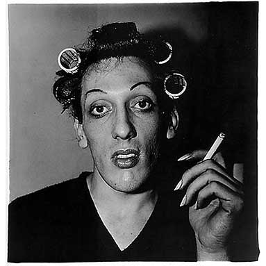 arbus_man_with_curlers_1966.jpg
