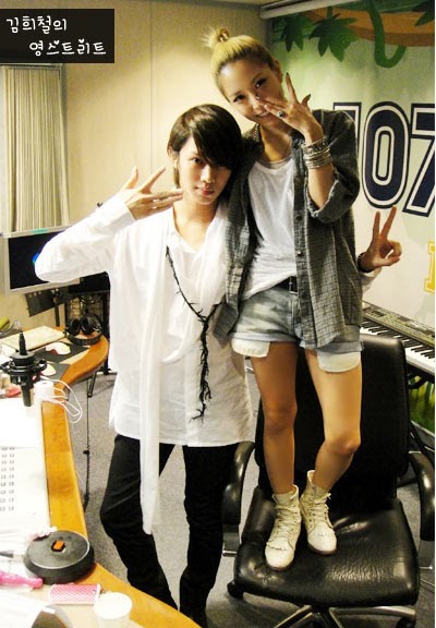 [News] BoA get's embarrassed by huge height difference between her and