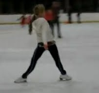 Jennette McCurdy patinando sobre hielo jennette mccurdy sam patinando sobre hielo