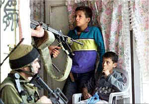 Women+in+bikinis+with+guns