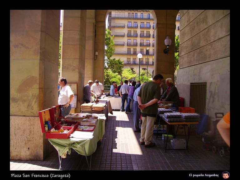 El pequeño Airgamboy Rastrillo de la Plaza San Francisco en Zaragoza 2
