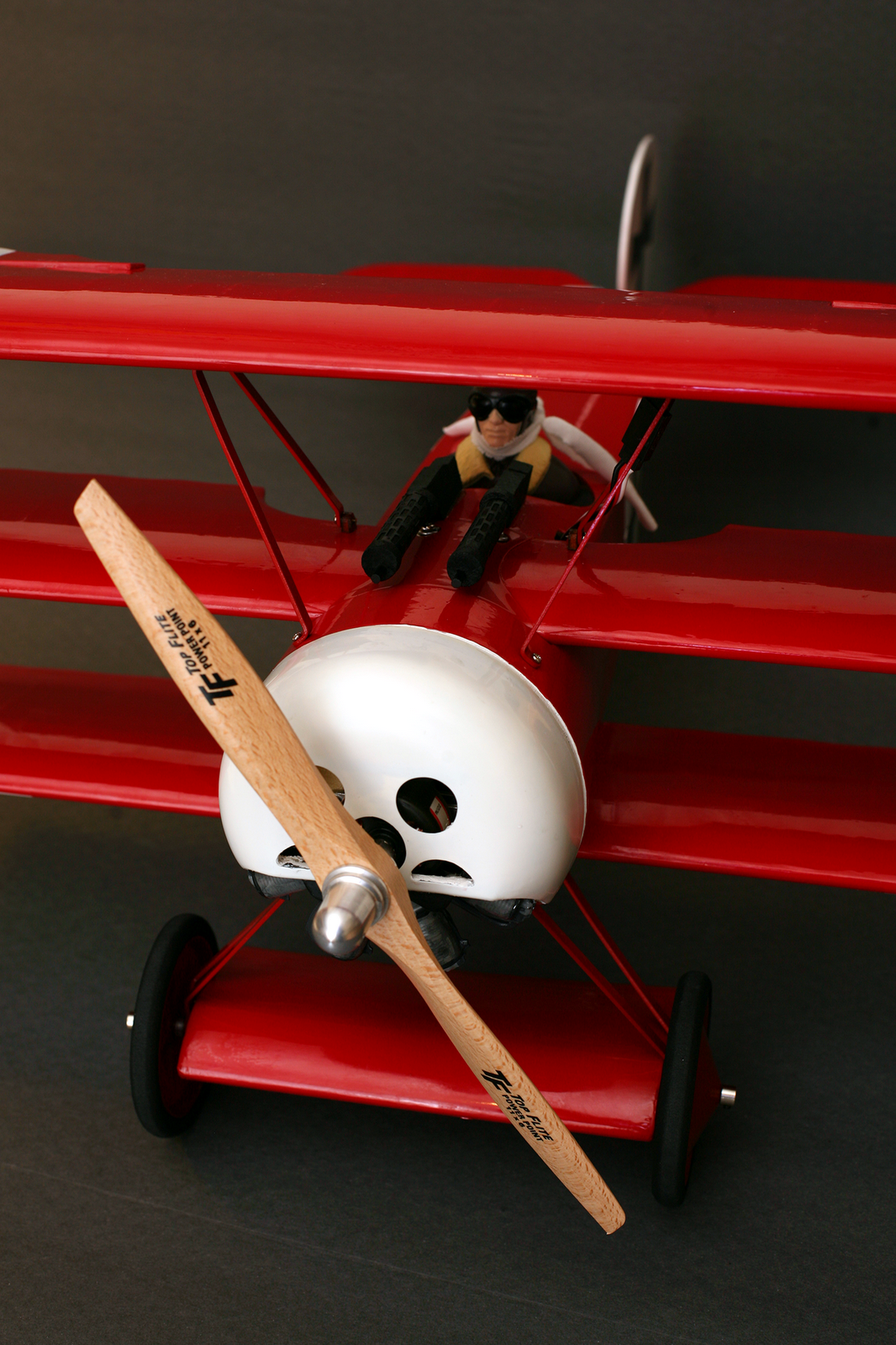 z8rc Quick Take Great Planes' 89 Fokker Dr.1 Triplane (ARF)