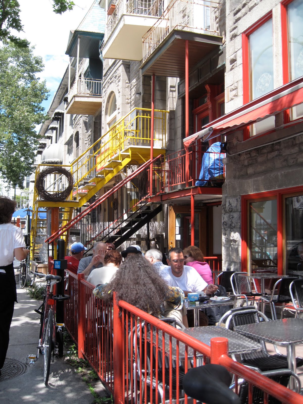 Rue StDenis, Montréal StDenis street in Montreal 街並み