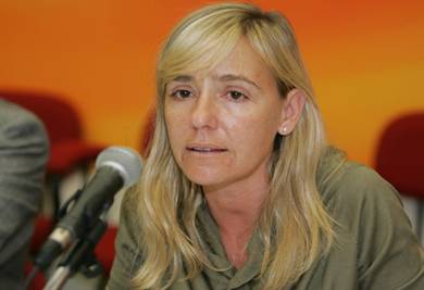 [Paula_Teixeira_da_Cruz.jpg]