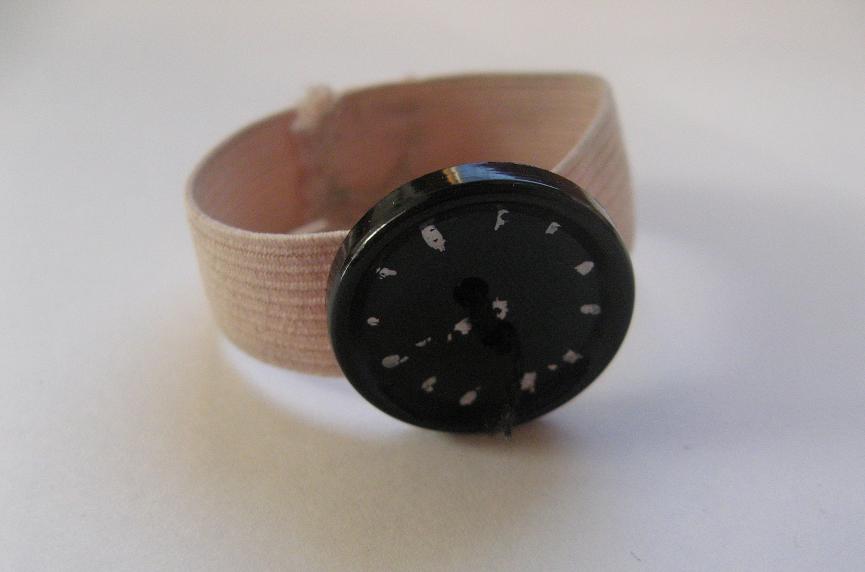 [Button+play+watch.JPG]