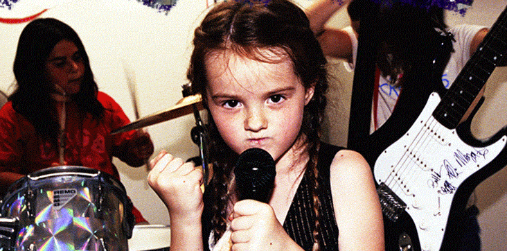 [palacefistsite.gif]