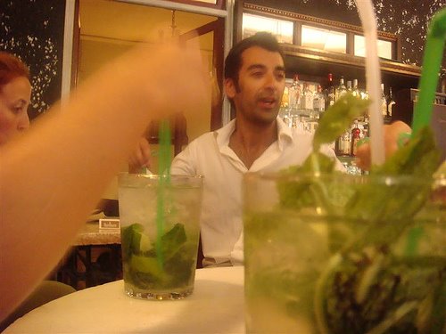 [entre_mojitos.jpg]
