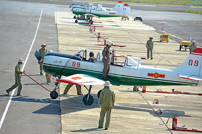 EL HANGAR DE TJ: VIETNAM (II)
