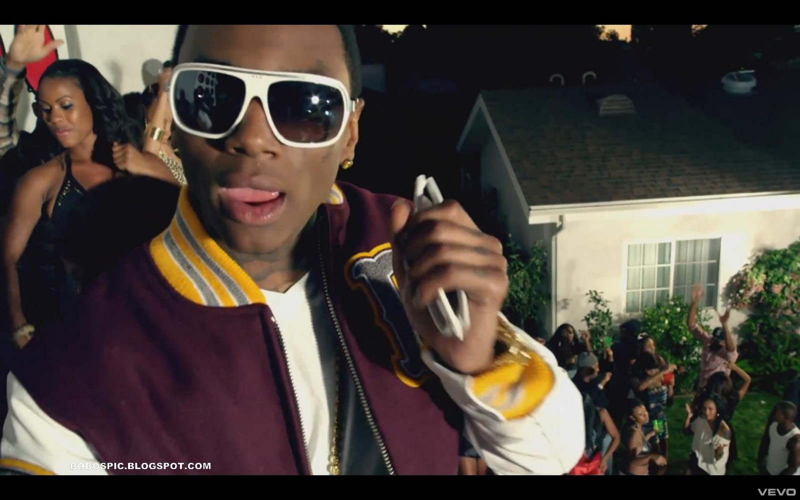 Music Video Pics Soulja Boy Tell'em Speakers Going Hammer video pictures