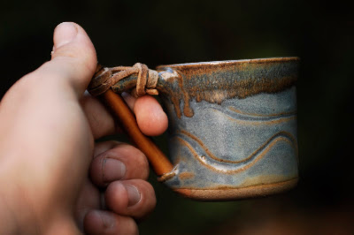 Juego de pocillos, cafetera y azucarera con caña en bandeja - Cuarzo Libre - Alfareria en Gres