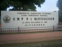 SMP NEGERI 1 BANYUGLUGUR
