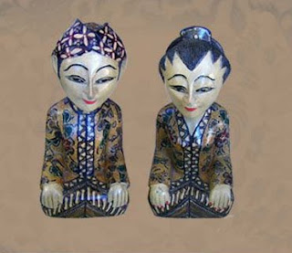 Wooden Batik Art of Natural Handicraft_001