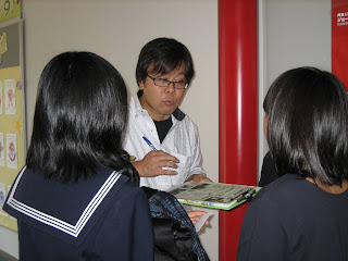 新聞記者から取材を受けました
