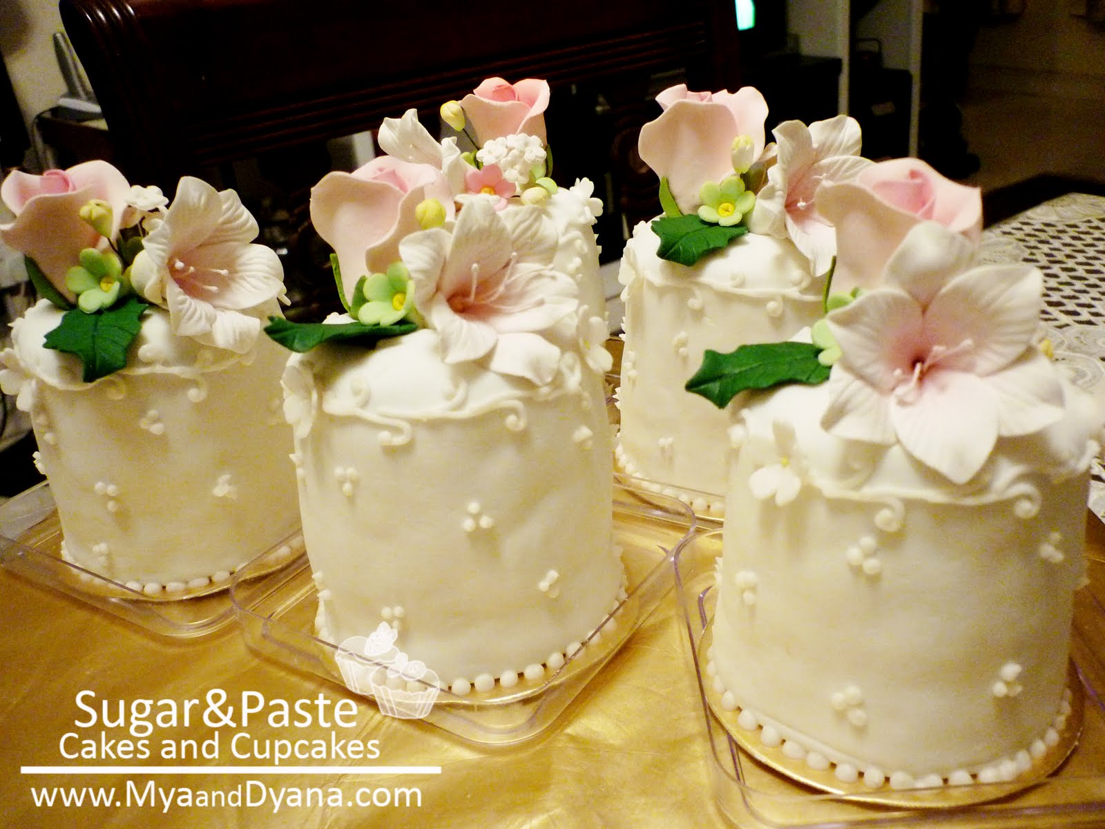 Sugar&Paste Cakes and Cupcakes Mini Cake Pink Fairies Version