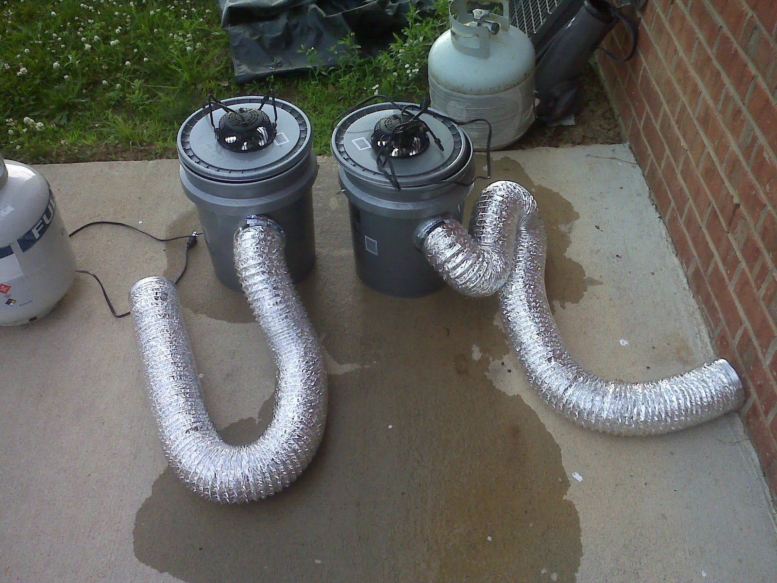 The Edge What you can do with a 5 gallon bucket, dryer hose, a fan, and 30 lbs. of dry ice!