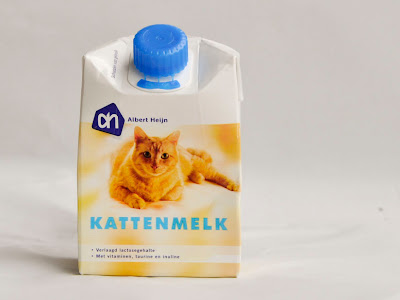[img width=400 height=300]http://2.bp.blogspot.com/_2P5kusU_XM0/Scv32r-6bZI/AAAAAAAAAf8/G-_ETbVbQqY/s400/kattenmelk.jpg[/img]