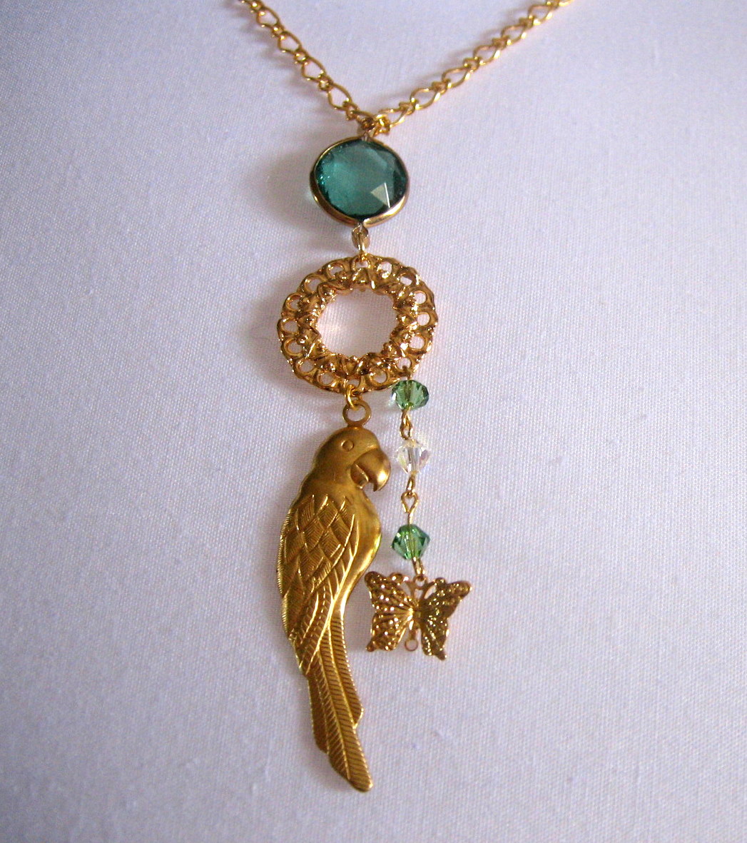 [necklace-parrot.JPG]